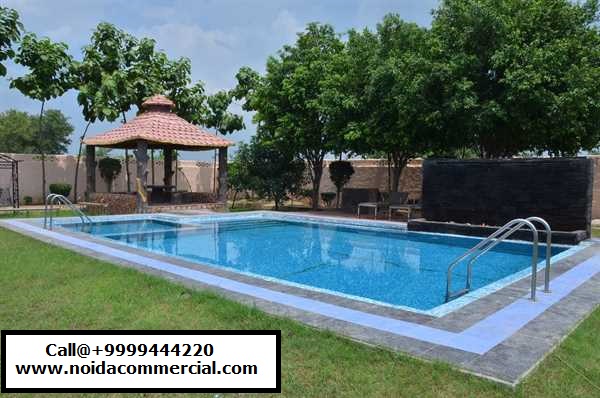 Ready To Move Farmhouse in Noida at Attractive Prices